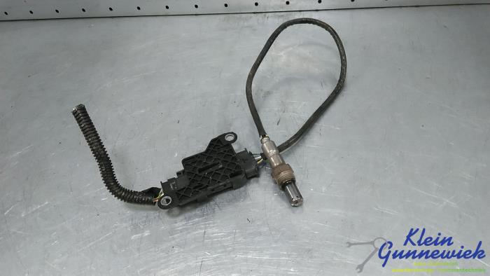 Używane Sonda lambda Opel Vivaro Cena € 28,00 Procedura marży oferowane przez Klein Gunnewiek Autodemontage & Motorentechniek
