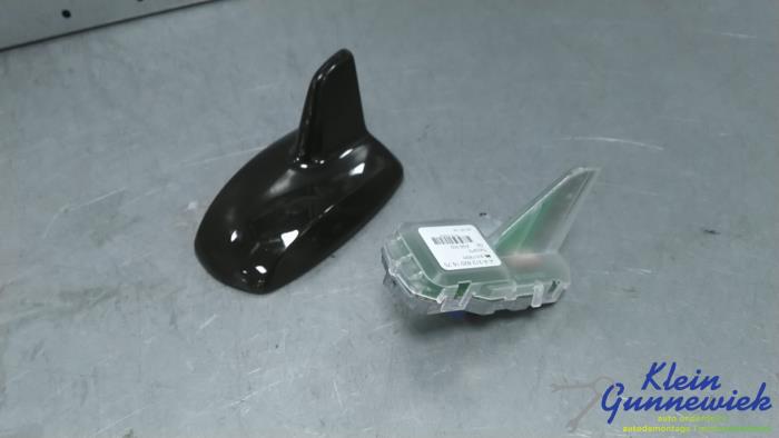 Używane Antena GPS Mercedes CLA Cena € 35,00 Procedura marży oferowane przez Klein Gunnewiek Autodemontage & Motorentechniek