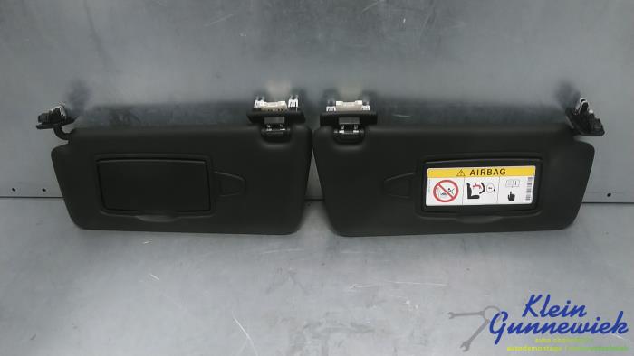Begagnade Solskyddsset Mercedes CLA Pris € 40,00 Marginaltabell erbjuds av Klein Gunnewiek Autodemontage & Motorentechniek