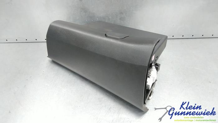 Begagnade Handskfack Citroen Jumpy Pris € 39,00 Marginaltabell erbjuds av Klein Gunnewiek Autodemontage & Motorentechniek