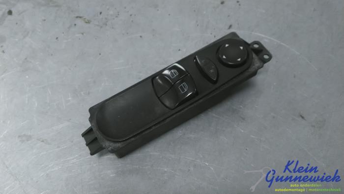 Usados Interruptor combinado de ventanillas Mercedes Sprinter Precio € 35,00 Norma de margen ofrecido por Klein Gunnewiek Autodemontage & Motorentechniek