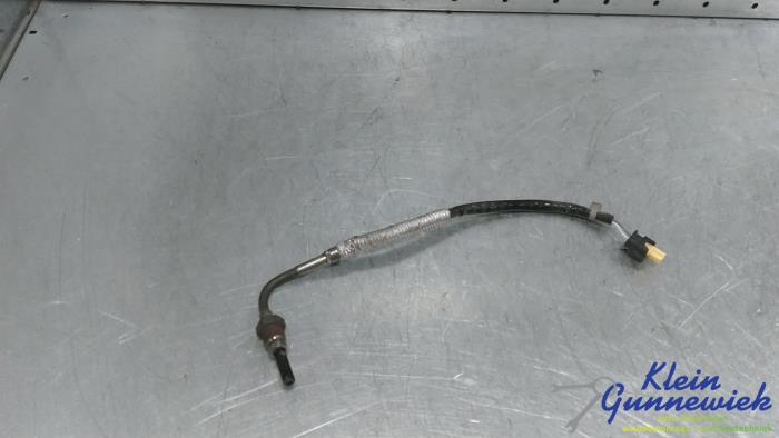 Używane Czujnik temperatury spalin Mercedes CLA Cena € 20,00 Procedura marży oferowane przez Klein Gunnewiek Autodemontage & Motorentechniek