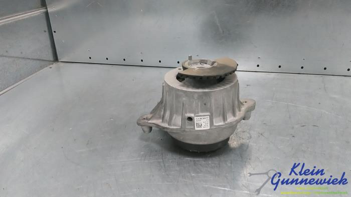 Usagé Support moteur Mercedes C-Klasse Prix € 20,00 Règlement à la marge proposé par Klein Gunnewiek Autodemontage & Motorentechniek