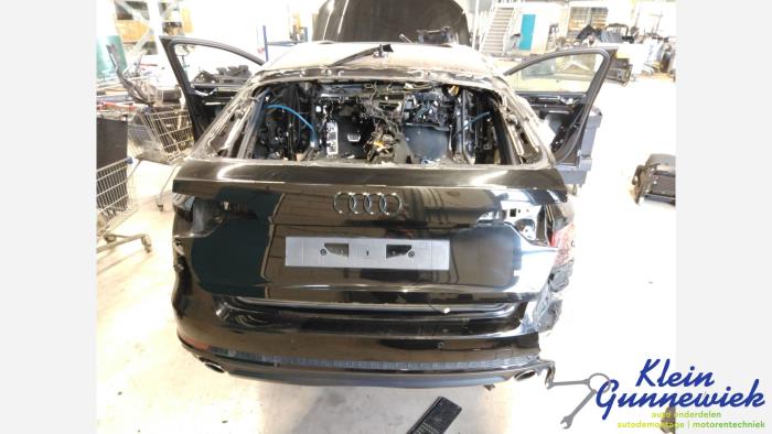 Używane Tylna klapa Audi A4 Cena € 120,00 Procedura marży oferowane przez Klein Gunnewiek Autodemontage & Motorentechniek