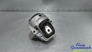 Engine mount from a Audi Q5 2015