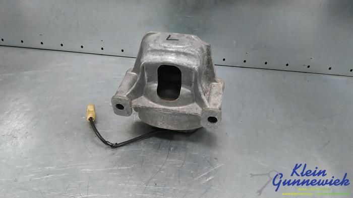 Used Engine mount Audi Q5 Price € 58,00 Margin scheme offered by Klein Gunnewiek Autodemontage & Motorentechniek