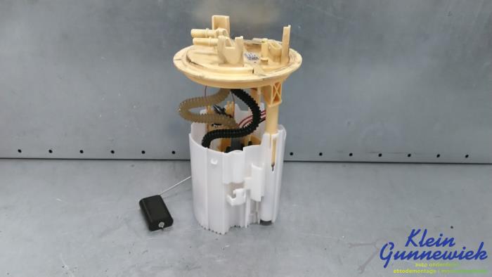 Usagé Pompe d'injection Mercedes Sprinter Prix € 140,00 Règlement à la marge proposé par Klein Gunnewiek Autodemontage & Motorentechniek