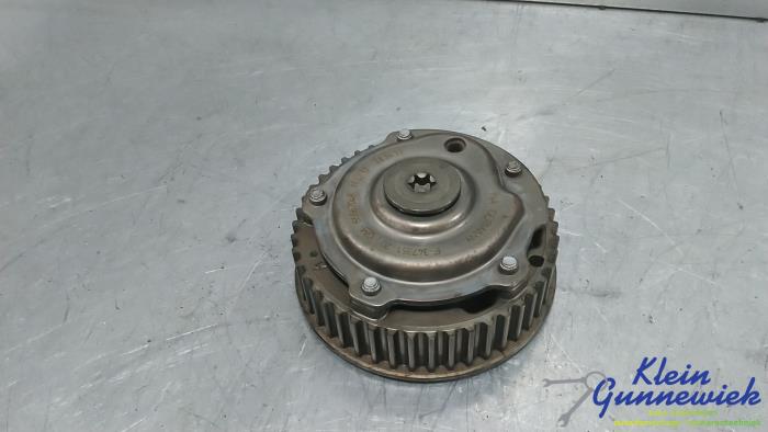 Gebrauchte Nockenwelle Verstellung Opel Astra Preis € 54,00 Margenregelung angeboten von Klein Gunnewiek Autodemontage & Motorentechniek