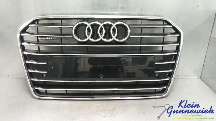 Używane Grill Audi A6 Cena € 361,00 Procedura marży oferowane przez Klein Gunnewiek Autodemontage & Motorentechniek