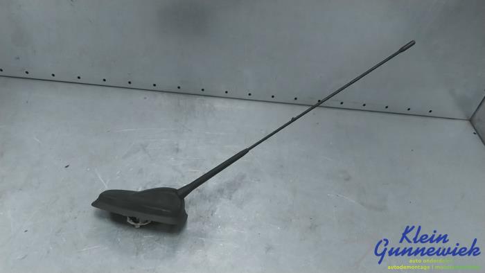 Używane Antena GPS Mercedes Sprinter Cena € 28,00 Procedura marży oferowane przez Klein Gunnewiek Autodemontage & Motorentechniek
