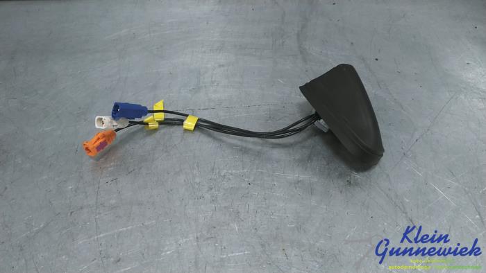 Używane Antena GPS Opel Vivaro Cena € 27,00 Procedura marży oferowane przez Klein Gunnewiek Autodemontage & Motorentechniek