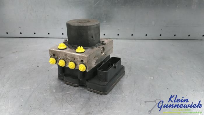 Used ABS pump Mercedes E-Klasse Price € 17,00 Margin scheme offered by Klein Gunnewiek Autodemontage & Motorentechniek