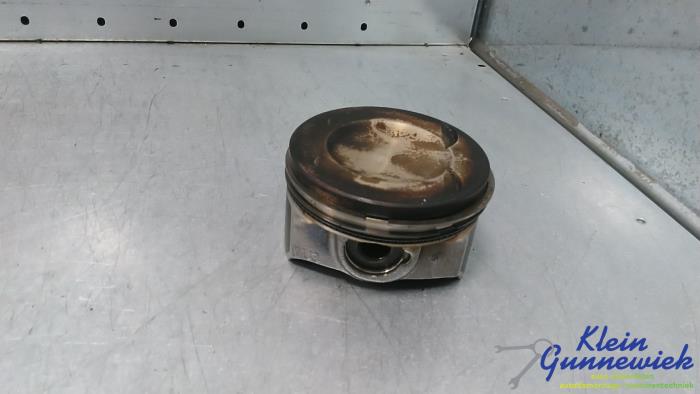 Usagé Piston Audi RS3 Prix € 160,00 Règlement à la marge proposé par Klein Gunnewiek Autodemontage & Motorentechniek