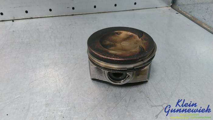 Usagé Piston Audi RS3 Prix € 160,00 Règlement à la marge proposé par Klein Gunnewiek Autodemontage & Motorentechniek