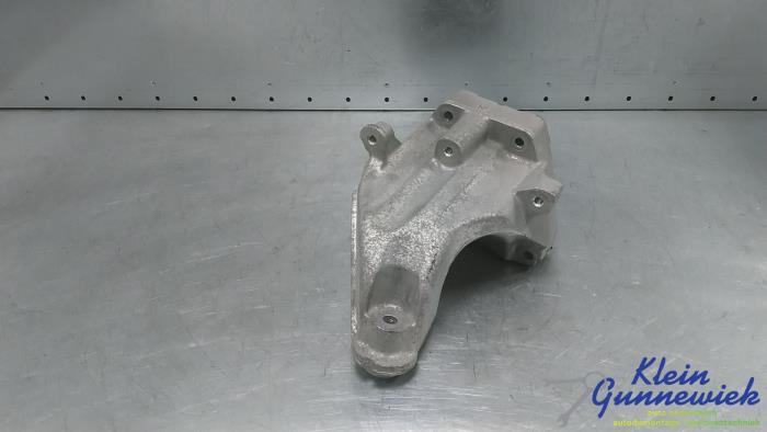 Used Engine mount Mercedes Sprinter Price € 16,00 Margin scheme offered by Klein Gunnewiek Autodemontage & Motorentechniek