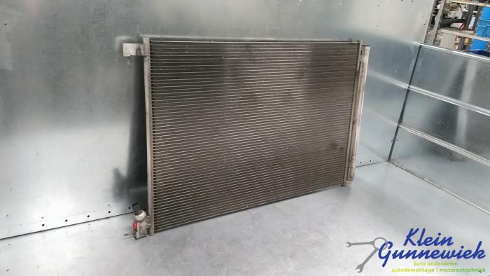 Usagé Condenseur de climatisation Mercedes V-Klasse Prix € 139,00 Règlement à la marge proposé par Klein Gunnewiek Autodemontage & Motorentechniek