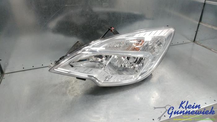 Używane Reflektor lewy Opel Meriva Cena € 129,00 Procedura marży oferowane przez Klein Gunnewiek Autodemontage & Motorentechniek