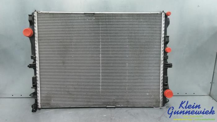 Used Radiator Mercedes V-Klasse Price € 225,00 Margin scheme offered by Klein Gunnewiek Autodemontage & Motorentechniek