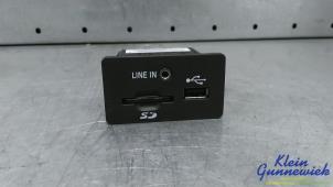 Begagnade AUX/USB-anslutning Ford Focus Pris € 35,00 Marginaltabell erbjuds av Klein Gunnewiek Autodemontage & Motorentechniek