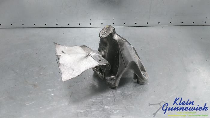 Used Engine mount Audi Q7 Price € 24,00 Margin scheme offered by Klein Gunnewiek Autodemontage & Motorentechniek
