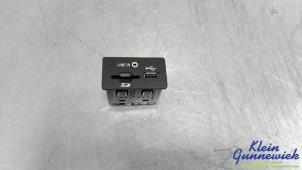 Begagnade AUX/USB-anslutning Ford Focus Pris € 35,00 Marginaltabell erbjuds av Klein Gunnewiek Autodemontage & Motorentechniek