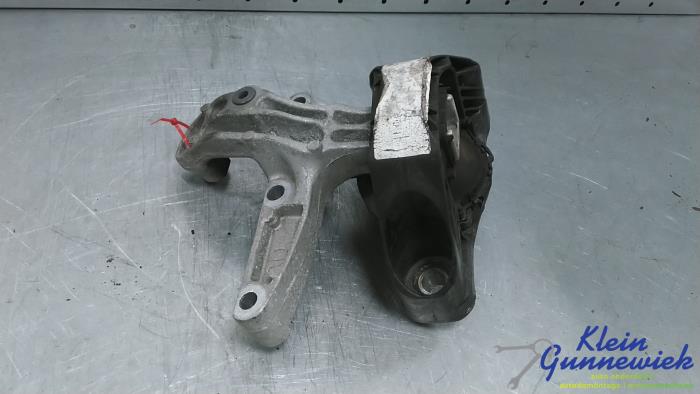 Used Engine mount Renault Talisman Price € 30,00 Margin scheme offered by Klein Gunnewiek Autodemontage & Motorentechniek