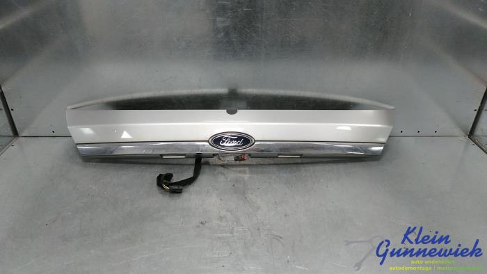 Begagnade Dekorstripe Ford Fiesta Pris € 31,00 Marginaltabell erbjuds av Klein Gunnewiek Autodemontage & Motorentechniek