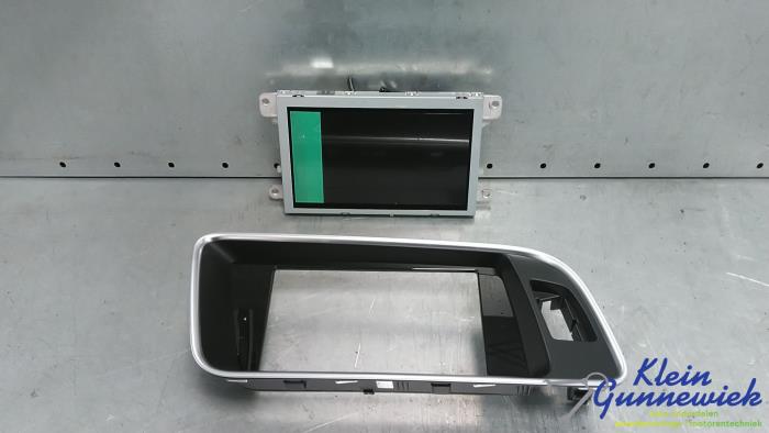 Begagnade Innerdisplay Audi Q5 Pris € 125,00 Marginaltabell erbjuds av Klein Gunnewiek Autodemontage & Motorentechniek