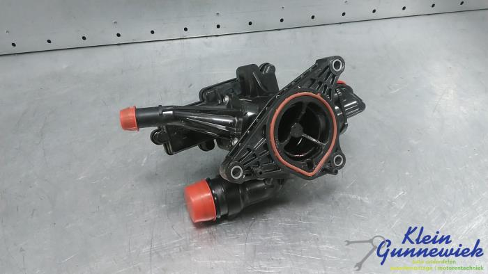 Gebrauchte Thermostatgehäuse Kia Sportage Preis € 98,00 Margenregelung angeboten von Klein Gunnewiek Autodemontage & Motorentechniek