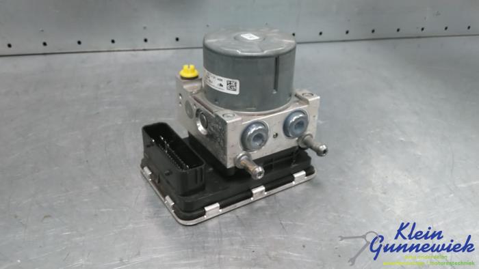 Begagnade ABS-pump Ford Focus Pris € 163,00 Marginaltabell erbjuds av Klein Gunnewiek Autodemontage & Motorentechniek