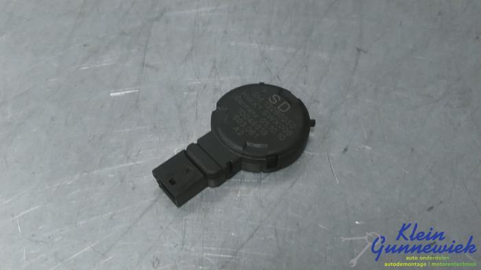 Begagnade Regnsensor Opel Meriva Pris € 15,00 Marginaltabell erbjuds av Klein Gunnewiek Autodemontage & Motorentechniek