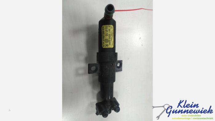 Headlight washer spray nozzle