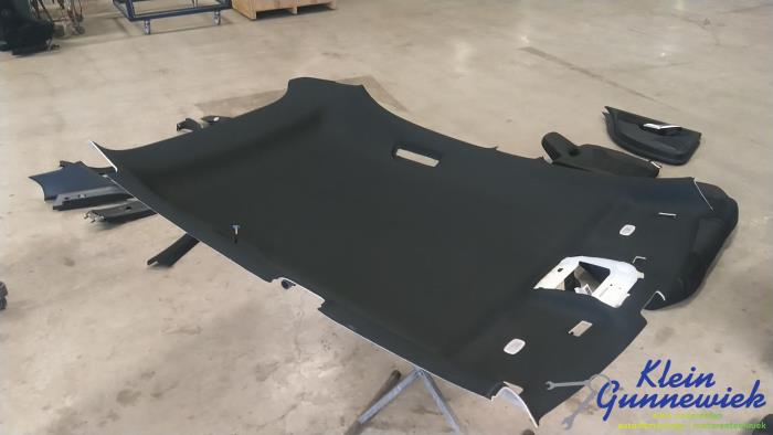Headlining from a Mercedes A-Klasse 2023
