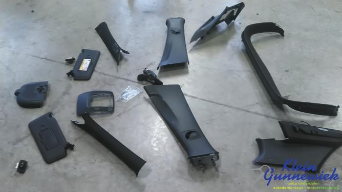 Headlining from a Mercedes A-Klasse 2023