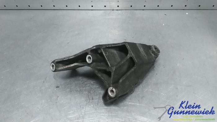 Used Engine mount Volkswagen Crafter Price € 18,00 Margin scheme offered by Klein Gunnewiek Autodemontage & Motorentechniek