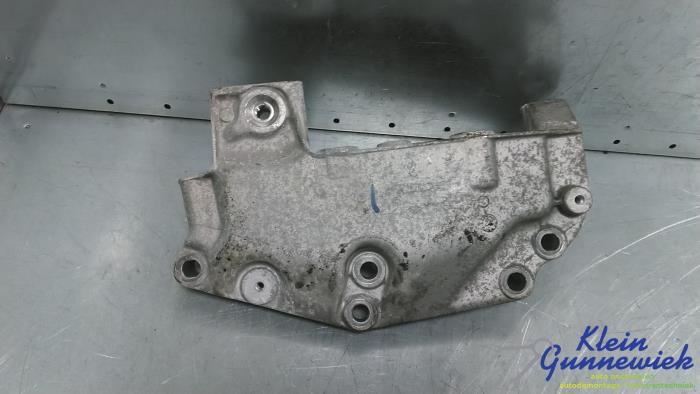 Used Engine mount Renault Trafic Price € 75,00 Margin scheme offered by Klein Gunnewiek Autodemontage & Motorentechniek