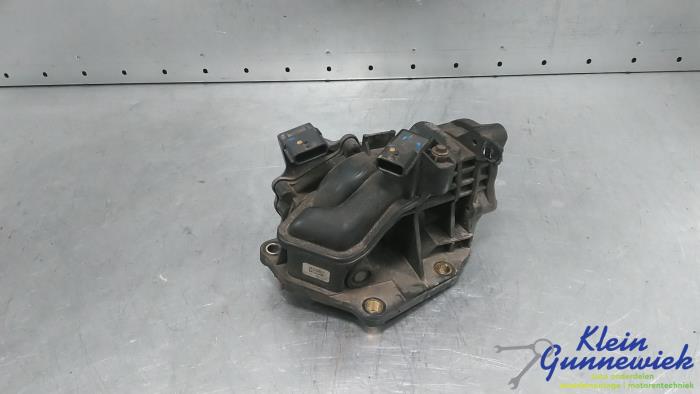 Używane Przepustnica Opel Vivaro Cena € 91,00 Procedura marży oferowane przez Klein Gunnewiek Autodemontage & Motorentechniek