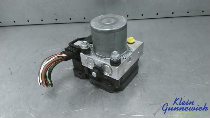 Used ABS pump Mercedes CLA Price € 104,00 Margin scheme offered by Klein Gunnewiek Autodemontage & Motorentechniek