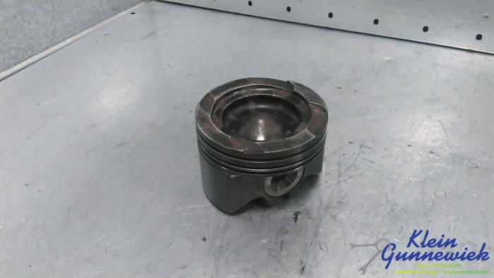 Usados Pistón Mercedes E-Klasse Precio € 85,00 Norma de margen ofrecido por Klein Gunnewiek Autodemontage & Motorentechniek