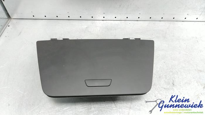 Begagnade Handskfack Skoda Karoq Pris € 48,00 Marginaltabell erbjuds av Klein Gunnewiek Autodemontage & Motorentechniek