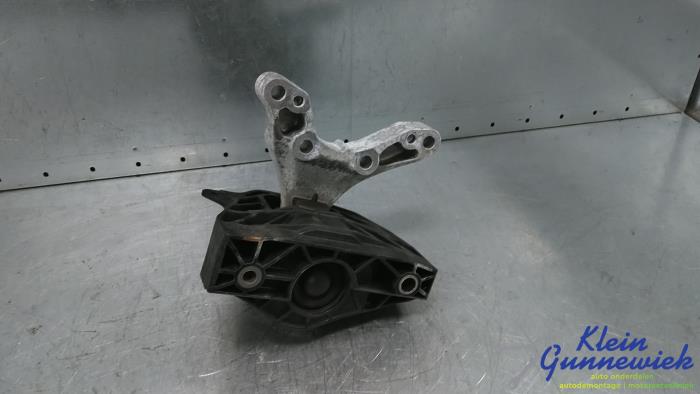 Usagé Support moteur Opel Corsa Prix € 30,00 Règlement à la marge proposé par Klein Gunnewiek Autodemontage & Motorentechniek