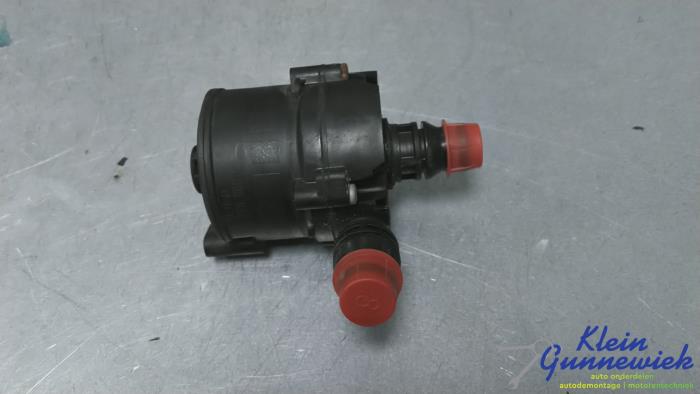Begagnade Vattenpump BMW 5-Serie Pris € 91,00 Marginaltabell erbjuds av Klein Gunnewiek Autodemontage & Motorentechniek