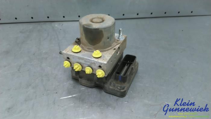 Usagé Bloc ABS Ford Transit Prix € 150,00 Règlement à la marge proposé par Klein Gunnewiek Autodemontage & Motorentechniek