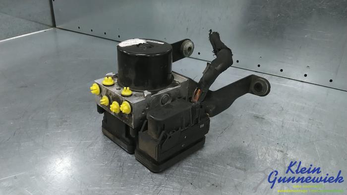Used ABS pump Ford Focus Price € 85,00 Margin scheme offered by Klein Gunnewiek Autodemontage & Motorentechniek