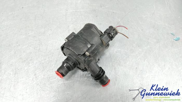Begagnade Vattenpump BMW 5-Serie Pris € 91,00 Marginaltabell erbjuds av Klein Gunnewiek Autodemontage & Motorentechniek