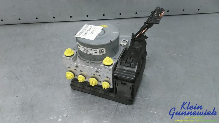 Używane Pompa ABS Ford Focus Cena € 184,00 Procedura marży oferowane przez Klein Gunnewiek Autodemontage & Motorentechniek