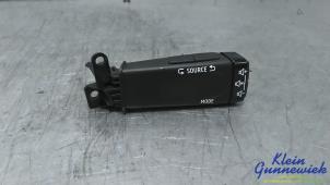 Used Radio control panel Renault Kangoo Price € 20,00 Margin scheme offered by Klein Gunnewiek Autodemontage & Motorentechniek