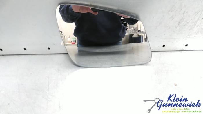 Używane Szyba lusterka prawego BMW 2-Serie Cena € 125,00 Procedura marży oferowane przez Klein Gunnewiek Autodemontage & Motorentechniek