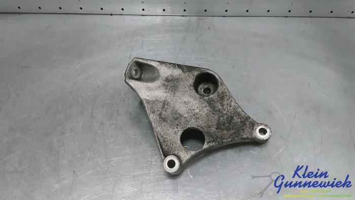 Used Engine mount BMW 1-Serie Price € 20,00 Margin scheme offered by Klein Gunnewiek Autodemontage & Motorentechniek