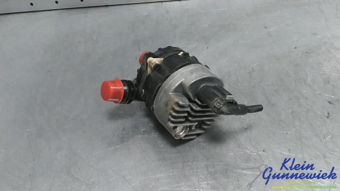 Begagnade Vattenpump BMW 3-Serie Pris € 163,00 Marginaltabell erbjuds av Klein Gunnewiek Autodemontage & Motorentechniek